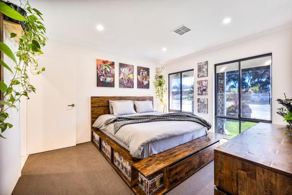 Nella foto è visibile l'oggetto King Suite with Private Ensuite situato nella città di Perth.