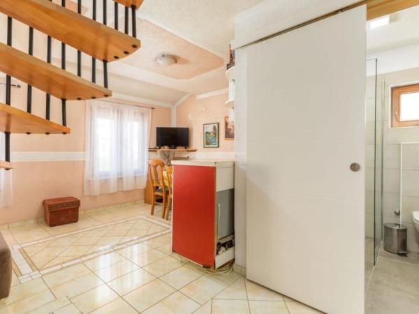 Apartments Manda - One Bedroom Apartment With Terrace A4 - Pula