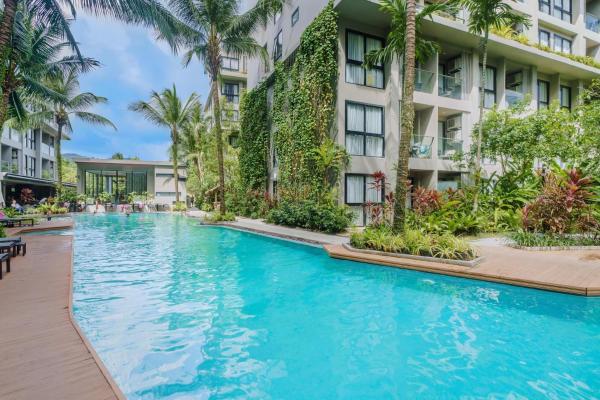 Stylish 2-Bedroom Diamond Condo with Walk-Out Pool, Strand Bang Tao