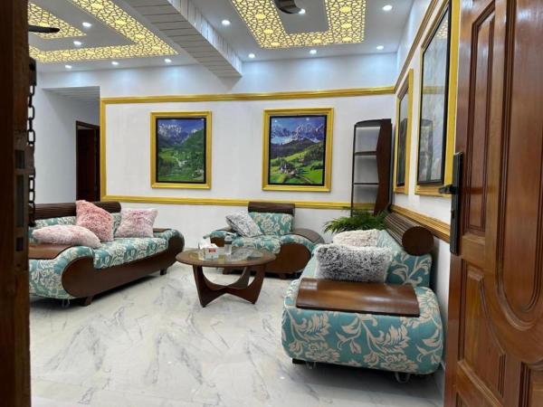 The photo shows the City View Hotel & Apartment located in the city of Rāmchandrapur.