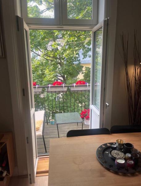 Фотография 7: Spacious, comfy apt in city centre with balcony!