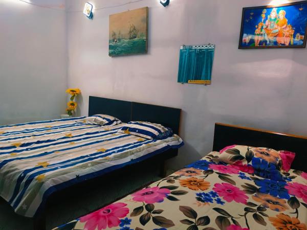 Na fotografii je vidět objekt Kanchan Lata Homestay nacházející se ve městě Banāras Cantonment.