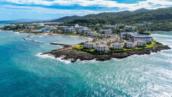 Na zdjęciu widoczny jest obiekt Grand Palladium Lady Hamilton Resort & Spa - All Inclusive położony w mieście Lucea.