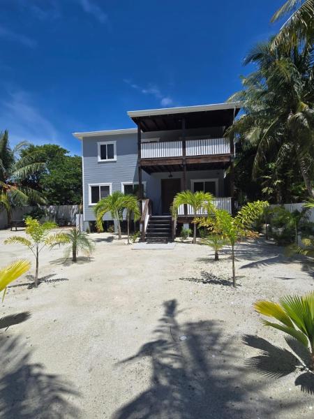 På bilden syns objektet White Rock Villa som ligger i staden Cay Corker.