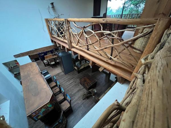 A la foto es mostra l'objecte Casa Doña Ernestina situat a la ciutat de Amanalco de Becerra.