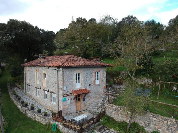 A la foto es mostra l'objecte La casina del cabrajigo situat a la ciutat de Labra.