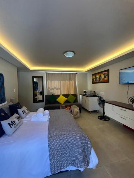 Auf dem Foto ist das Objekt Immaculate,Alttrative &Modern 6 minutes away from the beach in der Stadt Edgemead zu sehen.