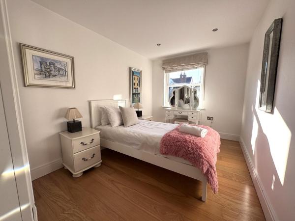 Foto 7: 2 Bed, 2 Bath Apartment by Accommodation Windsor