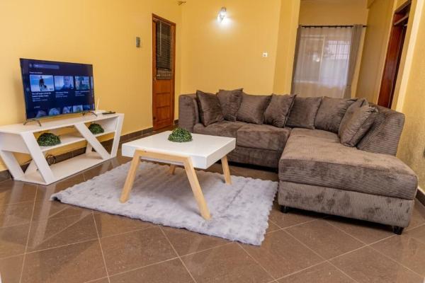 Cozy Modern Bukoto 2 Bedroom Apt Near Main road, Кампала