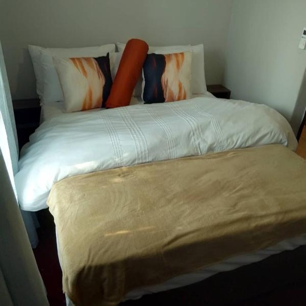 Na fotografii je vidět objekt Chibu Backpackers Accommodation nacházející se ve městě Katima Mulilo.