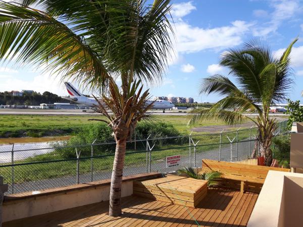 SXM Spotters Paradise, Lowlands