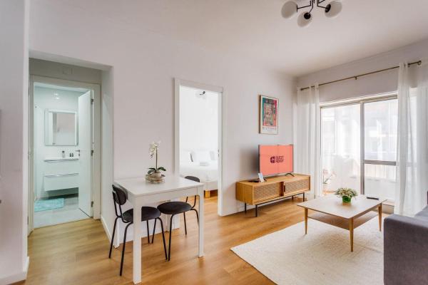 På billedet ses objektet GuestReady - Cosy living in Cascais beliggende i byen Albatroz.