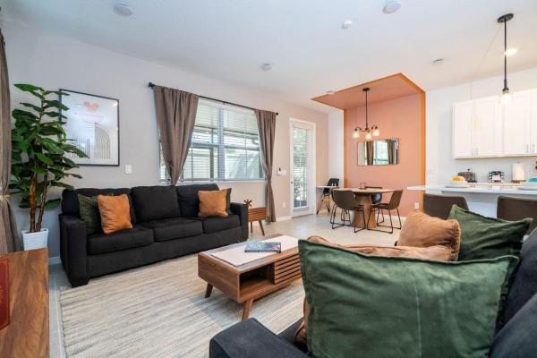 Chic 3br Villa Game Room Close To Disney + Resort - Davenport, FL