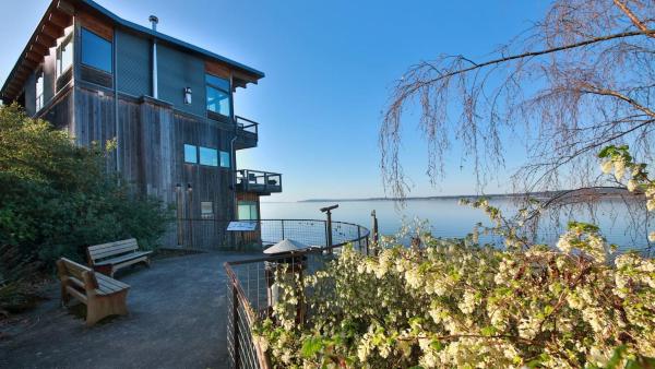 En la foto se muestra el objeto Langley Waterfront Condo by AvantStay A Views ubicado en la ciudad de Langley.
