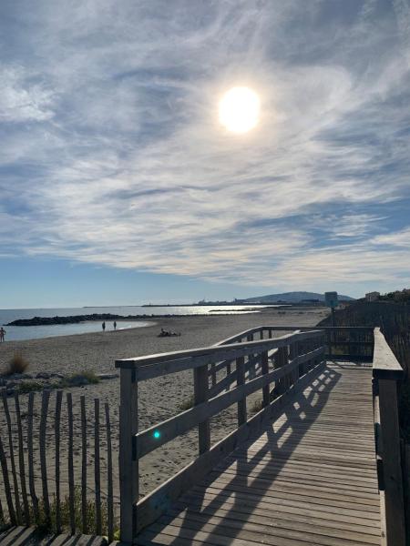 På billedet ses objektet Maison cosy 6 personnes en bord de mer beliggende i byen Frontignan.