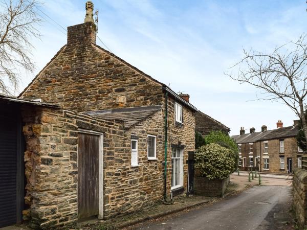 På bildet vises objektet Ye Olde Mottram Chip Shop som ligger i byen Glossop.