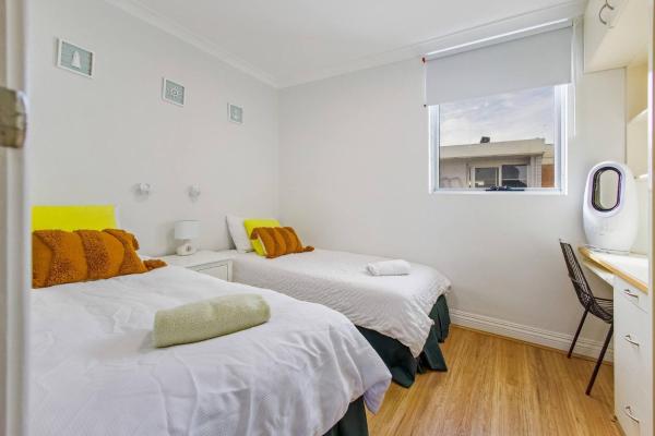 Central + Ocean View, walk beach, parking, Netflix photo 5