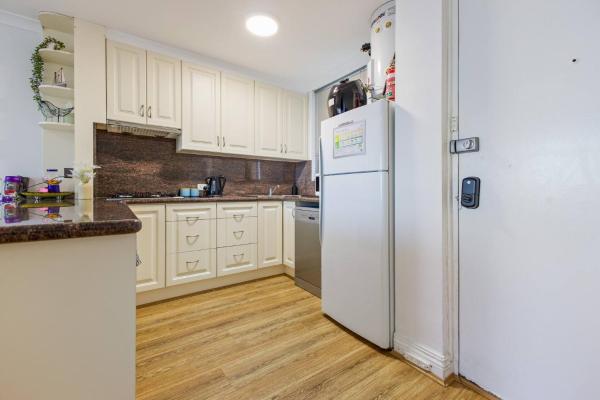Central + Ocean View, walk beach, parking, Netflix photo 8