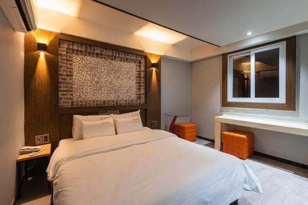 A la foto es mostra l'objecte Metro DongAm Home Motel situat a la ciutat de Incheon.
