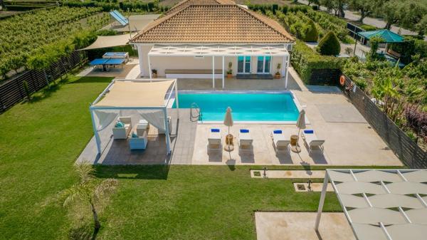 Madini Luxury Villa With Free Pool Heating - Griechenland