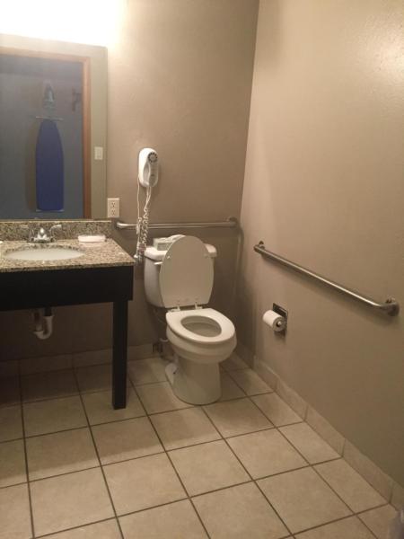 Bilde 2: Super 8 by Wyndham Louisville Airport