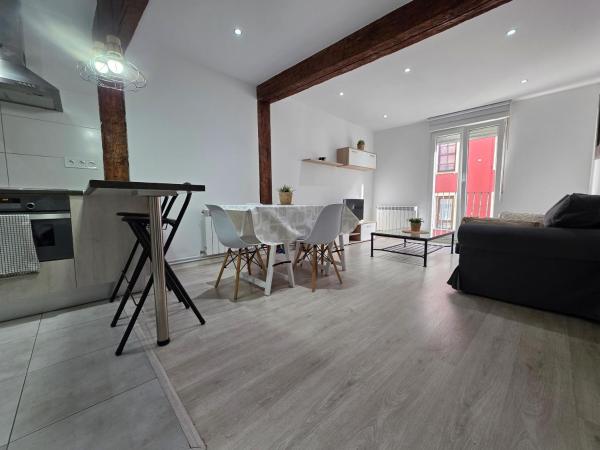 På billedet ses objektet C01A08 Apartamento en santander beliggende i byen Santander.