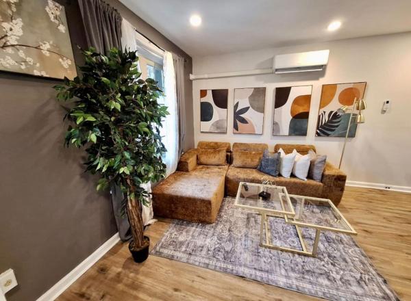 Bi-level 3 Br Plus Finished Basement That Sleeps 12 - Bryn Mawr, PA