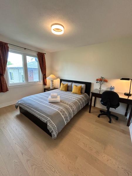 Na zdjęciu widoczny jest obiekt Super Cosy Peaceful room with Garden view free Parking położony w mieście Toronto.