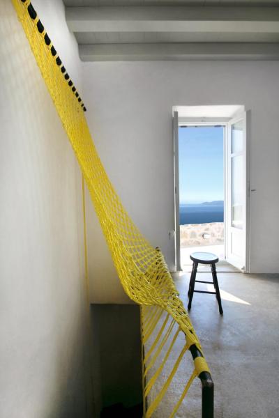 Nella foto è visibile l'oggetto Sterna Artists Studio situato nella città di Emporeiós.