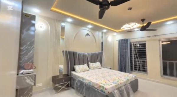 Nella foto è visibile l'oggetto Executive Furnished Villa 4 Bed Bahria Town Karachi situato nella città di Goth Dosū.