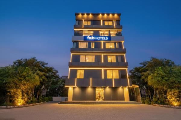 En la foto se muestra el objeto FabHotel Yendluri's Abode ubicado en la ciudad de Lingampalli.