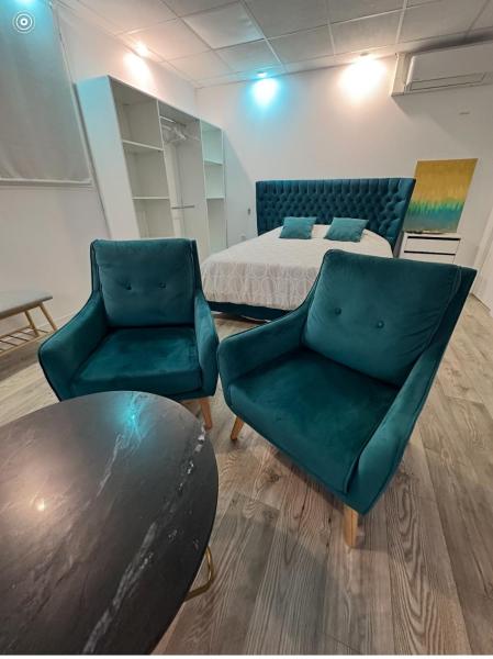 På billedet ses objektet Suite de 82 m2 avec jacuzzi sauna et salle cinéma beliggende i byen Caissargues.