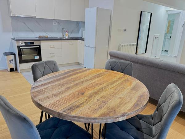 Στη φωτογραφία φαίνεται το αντικείμενο Mihos Apartment Belgrade που βρίσκεται στην πόλη Surčin.