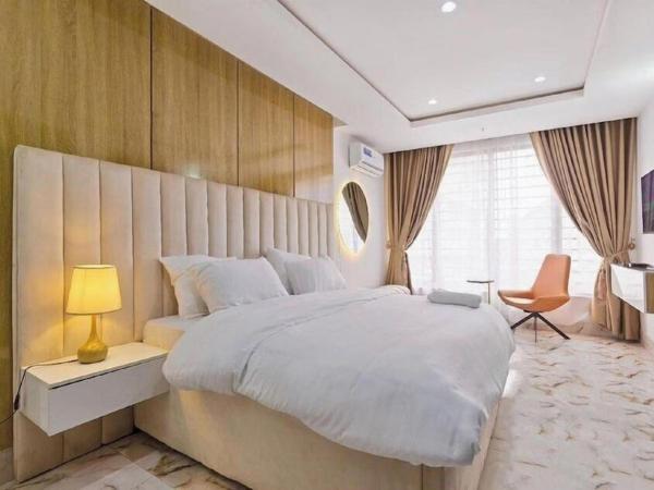 På billedet ses objektet BASLEY HOTEL KUBWA ABUJA Nigeria beliggende i byen Abuja.