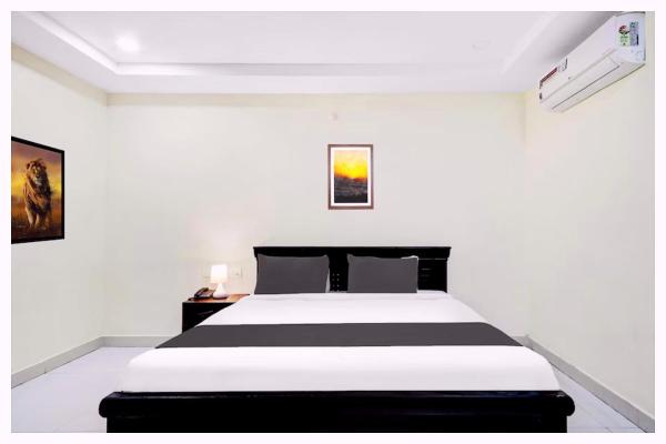 På bildet vises objektet Hotel Mahabodhi Residency Near Railway Station-Fully Air Conditioning Hotel - Luxury & Spacious Room- A Top Rated Hotel som ligger i byen Cuttack.