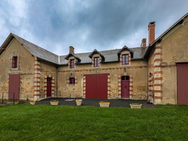 A la foto es mostra l'objecte Gîte unique dans propriété historique avec musée, proche Châteauroux, 4 chambres, cheminée, fibre, parking. - FR-1-591-49 situat a la ciutat de Velles.