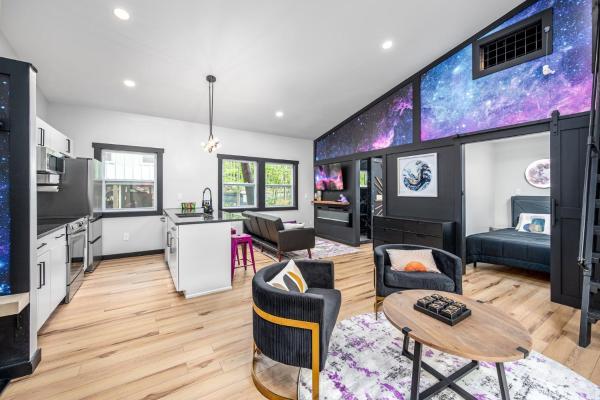 Galaxy Tree House - Chapel Hill, NC