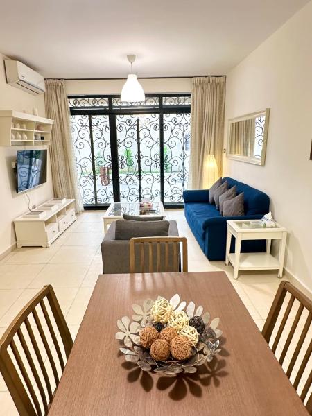 På billedet ses objektet Abdoun Modern 2BR Apartment Near US Embassy beliggende i byen Amman.