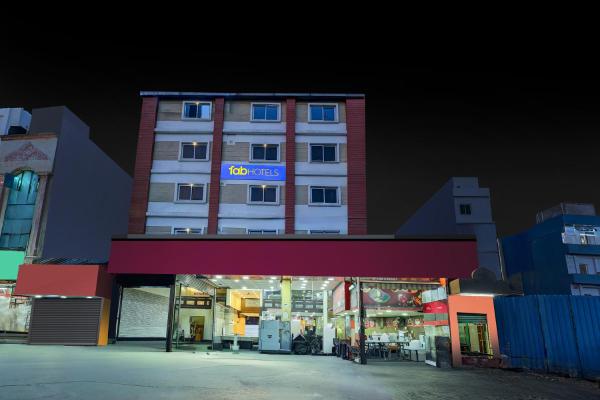 A la foto es mostra l'objecte FabHotel Alfa situat a la ciutat de Amarāvati.