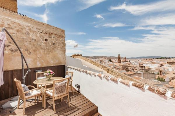 A la foto es mostra l'objecte Bella Antakira situat a la ciutat de Antequera.