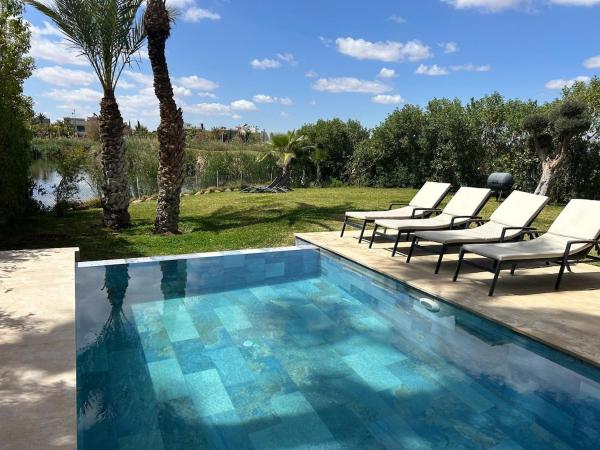 The photo shows the La source d'argan golf villa proche du centre located in the city of El Makina.