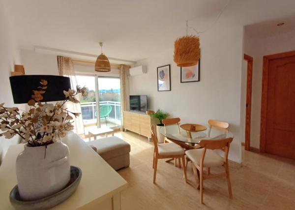 Na zdjęciu widoczny jest obiekt Charli beach położony w mieście Miramar.