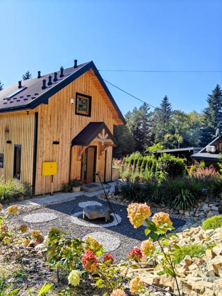 A la foto es mostra l'objecte DOMEK NA GÓRACH z JACUZZI I SAUNĄ situat a la ciutat de Bącza.