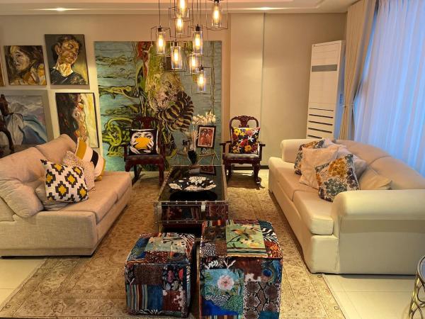 På bilden syns objektet Super cozy Family Villa som ligger i staden Manila.