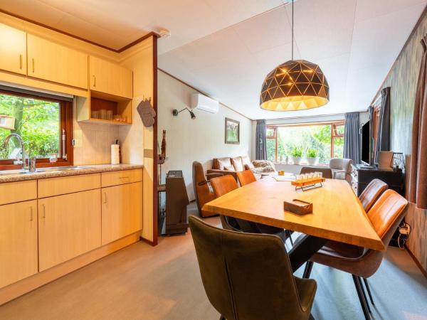 Chalet in Stegeren near Forest and Pond的照片3