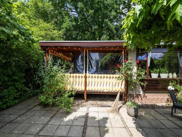 Chalet in Stegeren near Forest and Pond的照片8