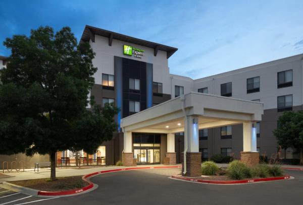 Nella foto è visibile l'oggetto Holiday Inn Express & Suites Albuquerque Historic Old Town by IHG situato nella città di Albuquerque.