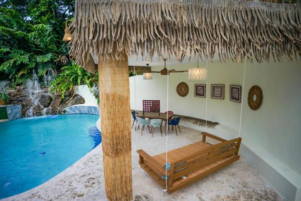 Villa Bali with 5BR, Pool, WIFI, AC in el Yunque
