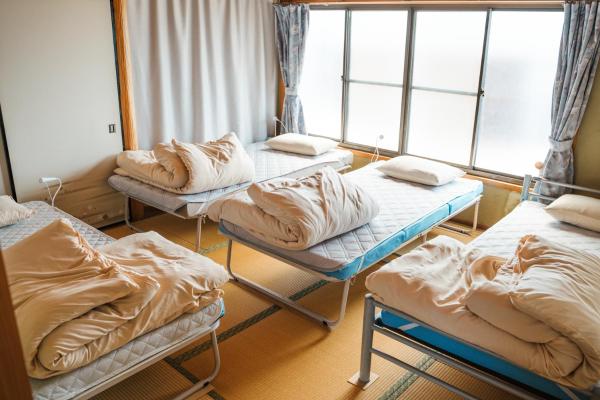 Foto 5: 木の家ゲストハウス松山ドミトリー館
