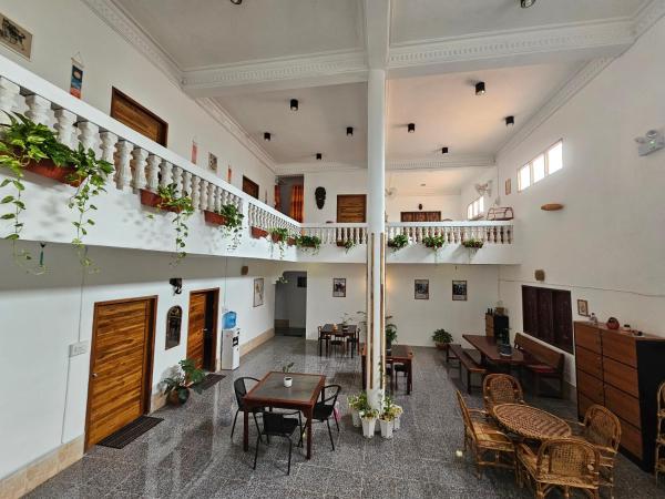 Monkey Guesthouse - Savannakhet - Thailand